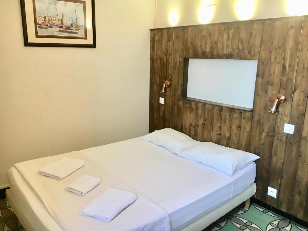 Hotel Le Centre Le Boulou Luaran gambar