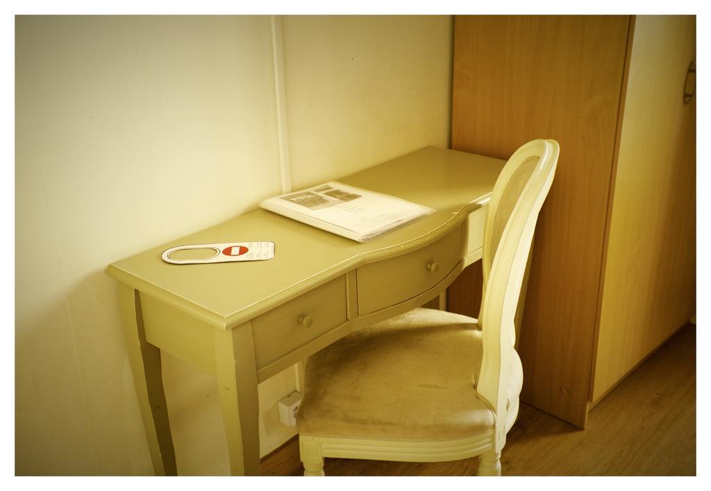 Hotel Le Centre Le Boulou Luaran gambar