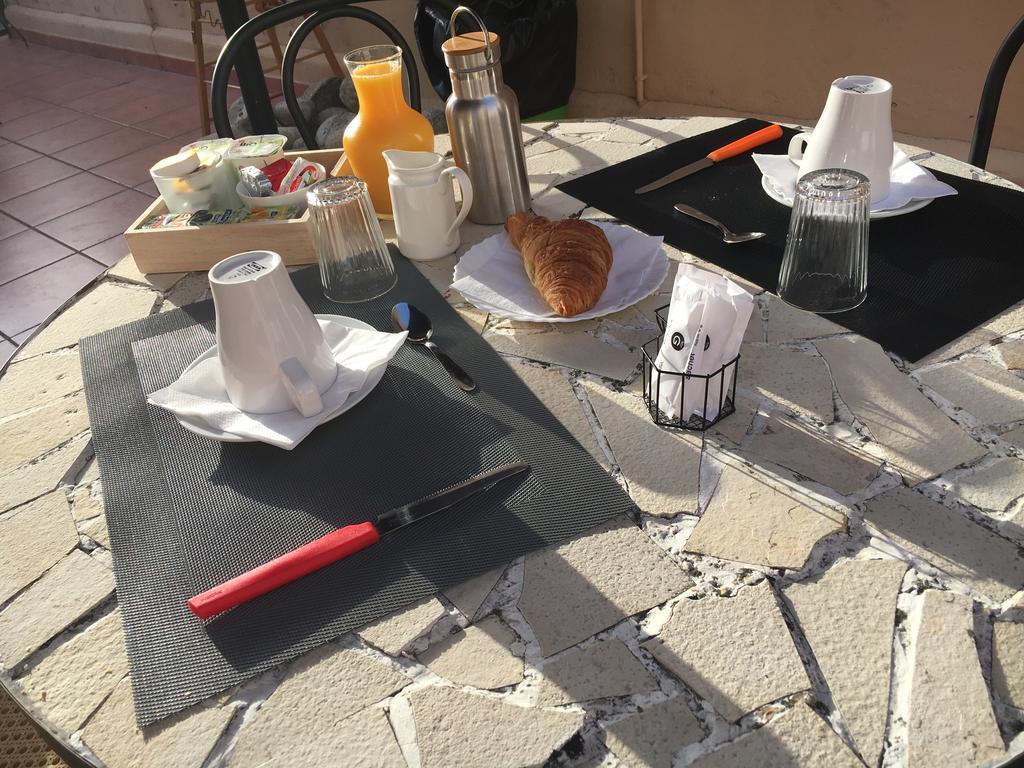 Hotel Le Centre Le Boulou Luaran gambar